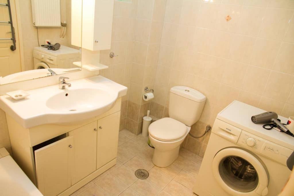 Spacious Family Flat Near Parthenon Free Parking Ateny Zewnętrze zdjęcie