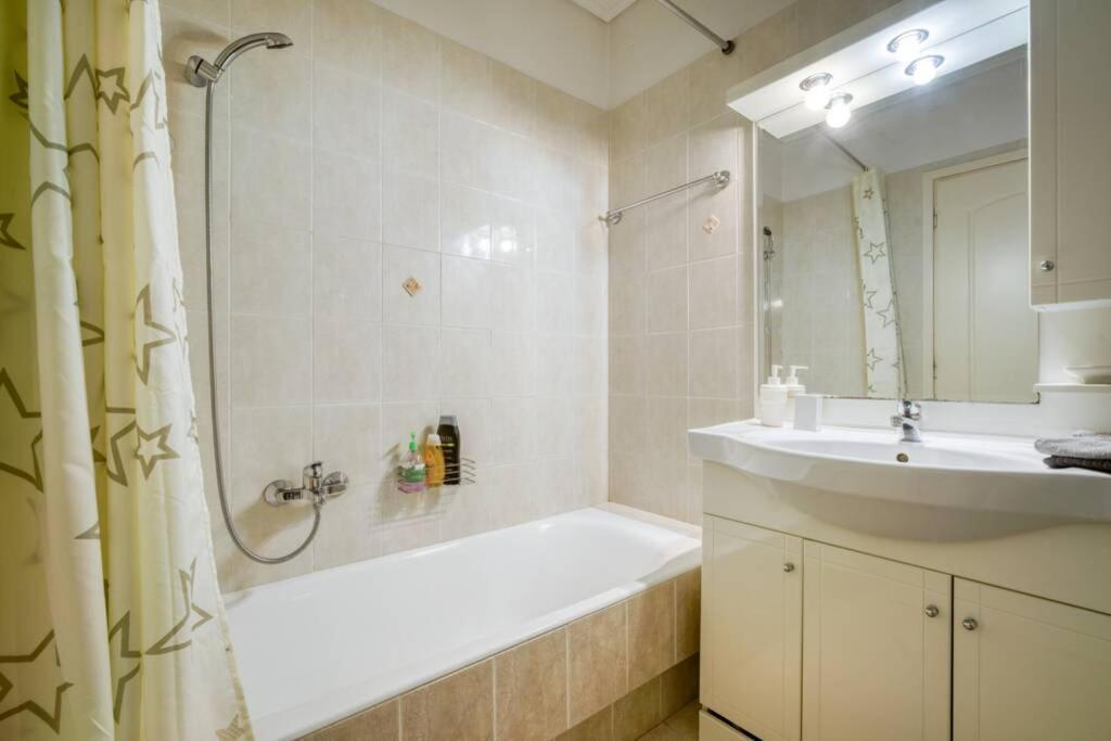 Spacious Family Flat Near Parthenon Free Parking Ateny Zewnętrze zdjęcie
